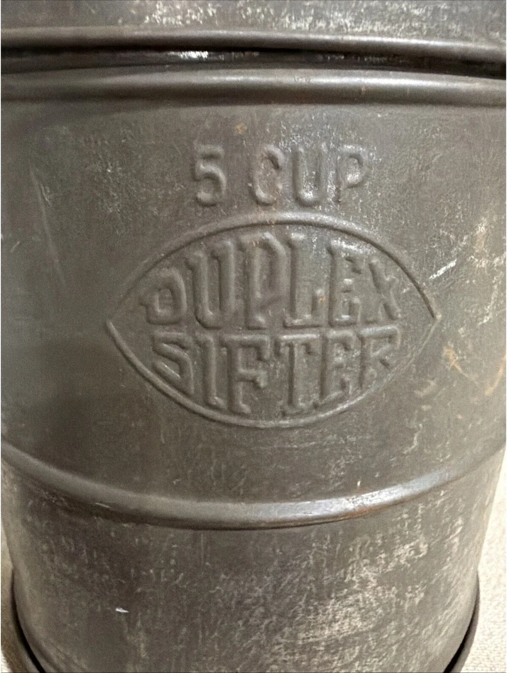 Antique Kitchen 5 Cup DUPLEX SIFTER Yellow Handle both lids flour Primitive Farm